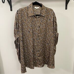 ⭐️ 2/$40 ⭐️ Oversized Brown Leopard Print Tunic